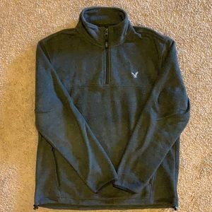 AE men’s fleece 1/4 zip pullover size Large.